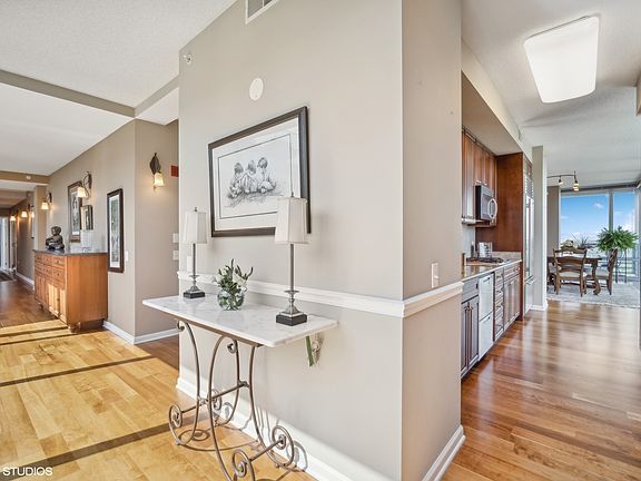 4th image of 9655 Woods Dr Unit 1902