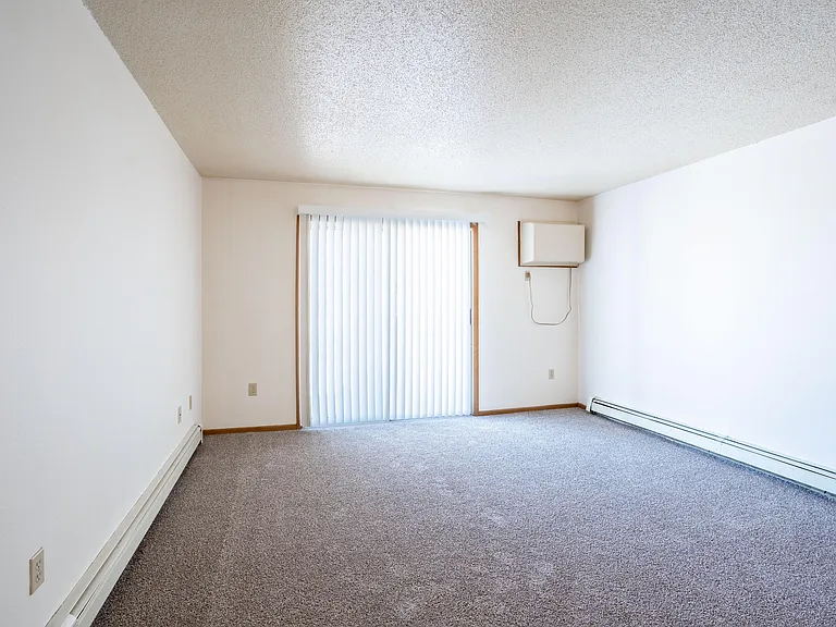 Fargo, ND Country Edge Apartments | 21C | Living