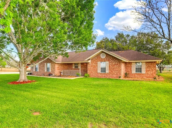 8416 Fm 541 E, Stockdale, TX 78160
