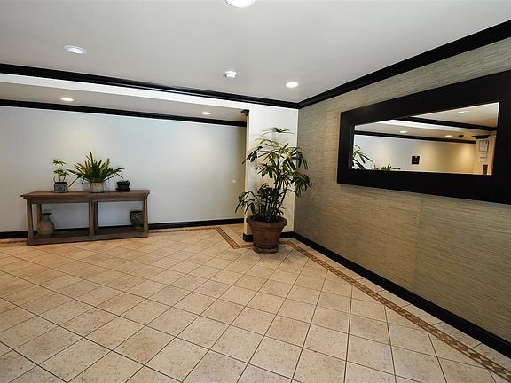 2nd image of 12245 Chandler Blvd APT 209