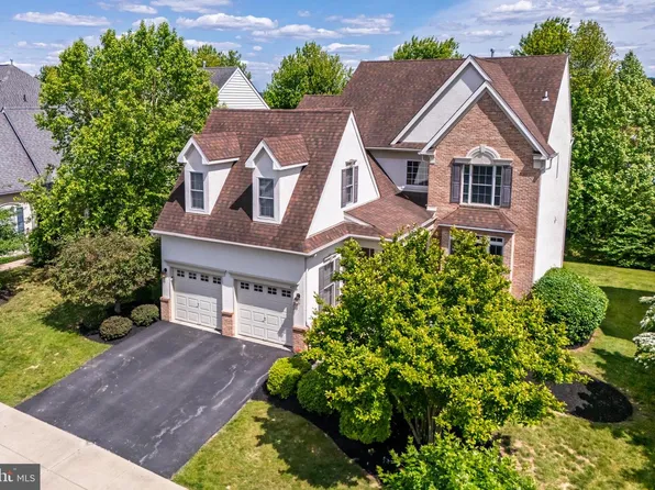 421 Waynebrook Dr, Chester Springs, PA 19425