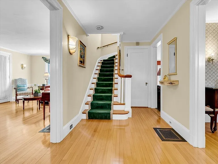 243 Upland Ave — Photo 19