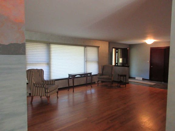 4th image of 1053 Crabtree Ln