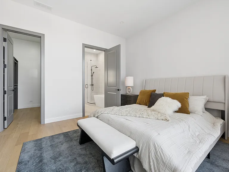 1615 W Irving Park Rd #3N — Photo 14