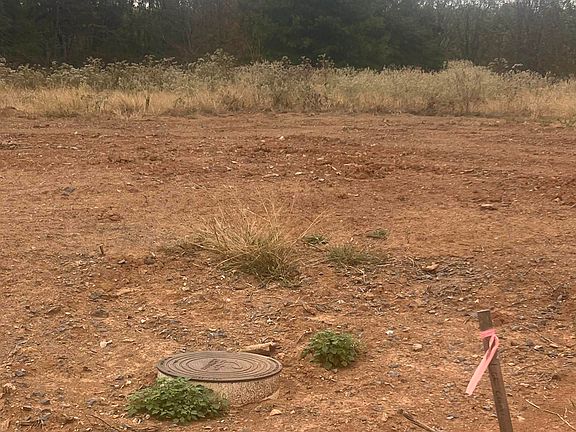 4th image of 604 Corondelet Ln