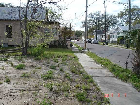 4th image of 0000 W 4th St