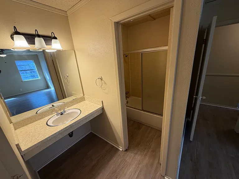 2722 N Saint Augustine Dr — Photo 13
