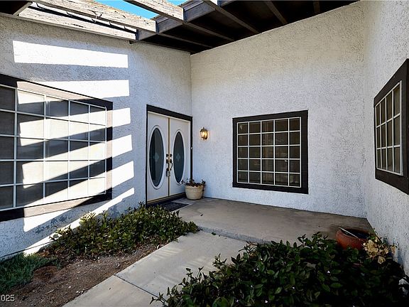 3rd image of 3212 Moonflower Dr