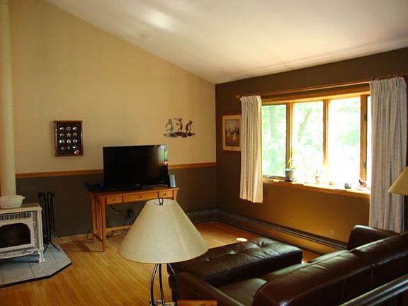5th image of 14 Ann Marie Dr