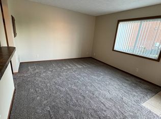 1812 Knox St #12, Lincoln, NE 68521