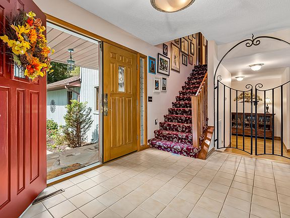 3rd image of 3402 Sugartree Ct