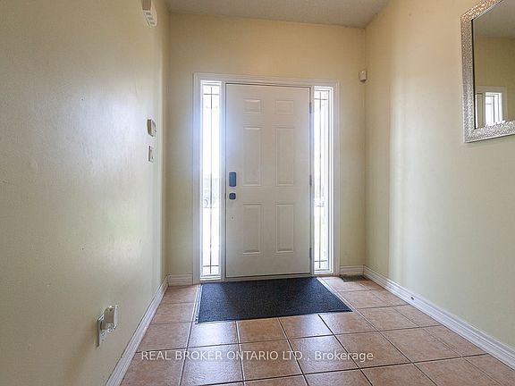 3rd image of 66 Springvalley Cres