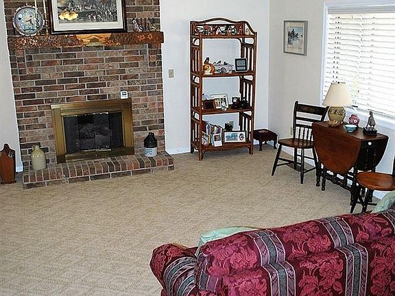 5th image of 2520 Lakewood Dr