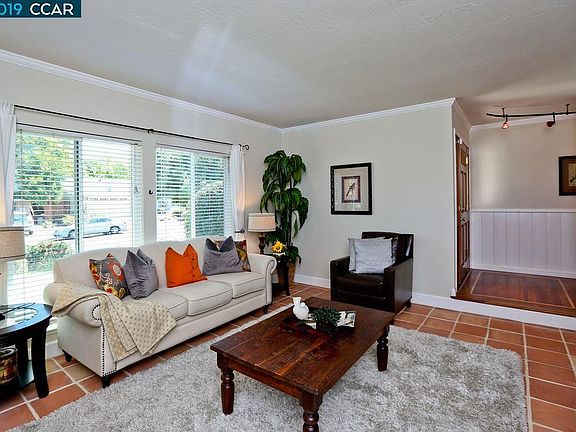 5th image of 2111 Knollwood Dr
