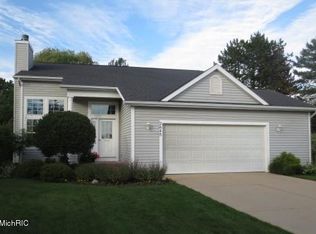 2845 Stonewood Ct NW, Grand Rapids, MI 49504