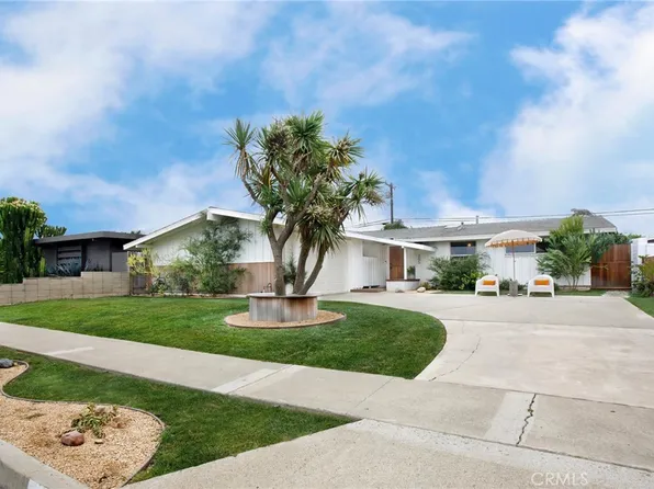 305 Bowling Green Dr, Costa Mesa, CA 92626