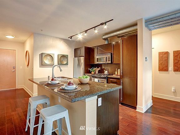 5th image of 530 Broadway Avenue E #211