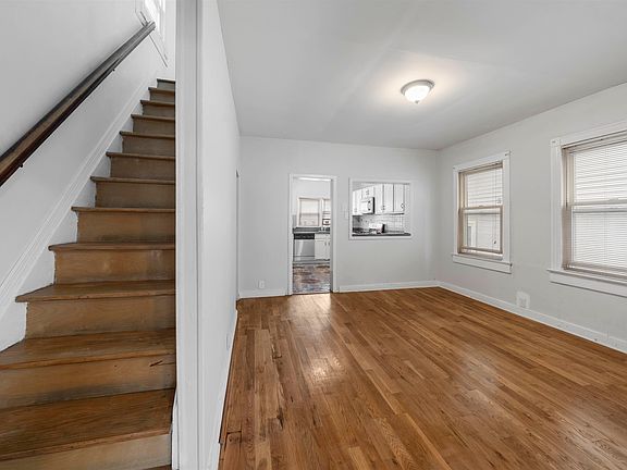 3rd image of 352 Forest St
