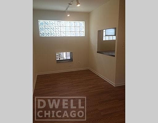 3rd image of 6002 N Kenmore Ave APT 207