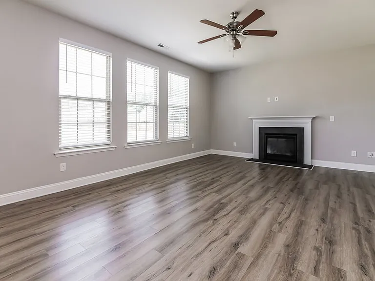 504 Willow Breeze Ct — Photo 4