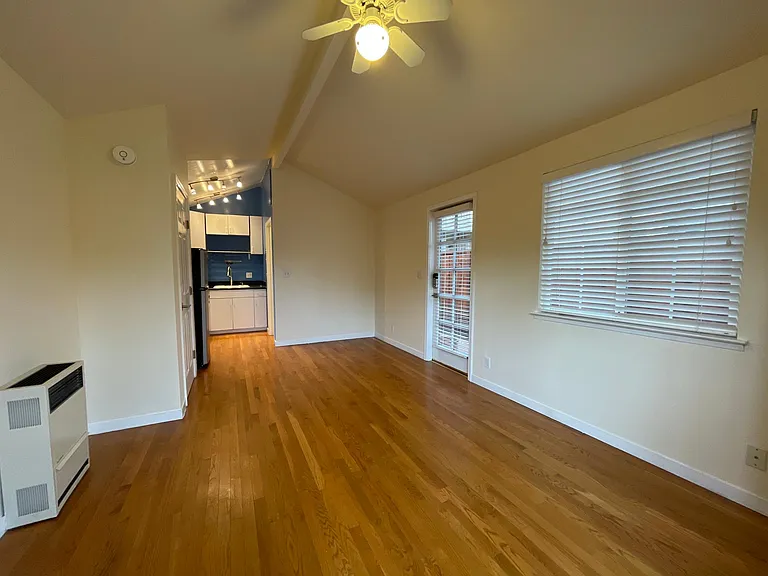 Live Oak Ave — Photo 5
