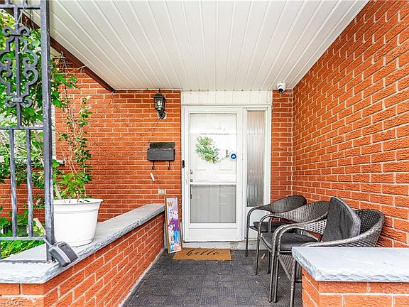 2nd image of 55 Ramblewood Way