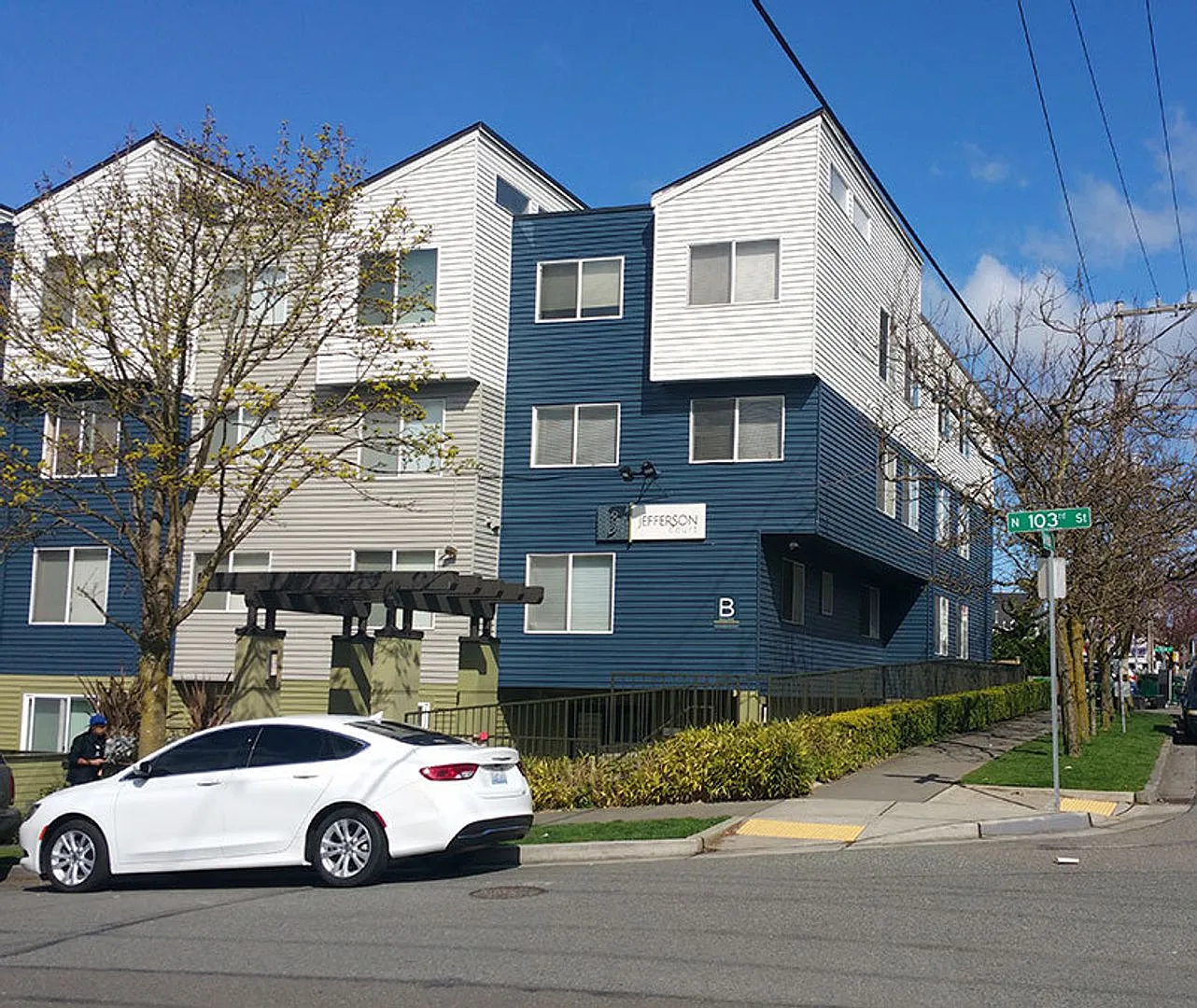 Jefferson Court — Photo 1