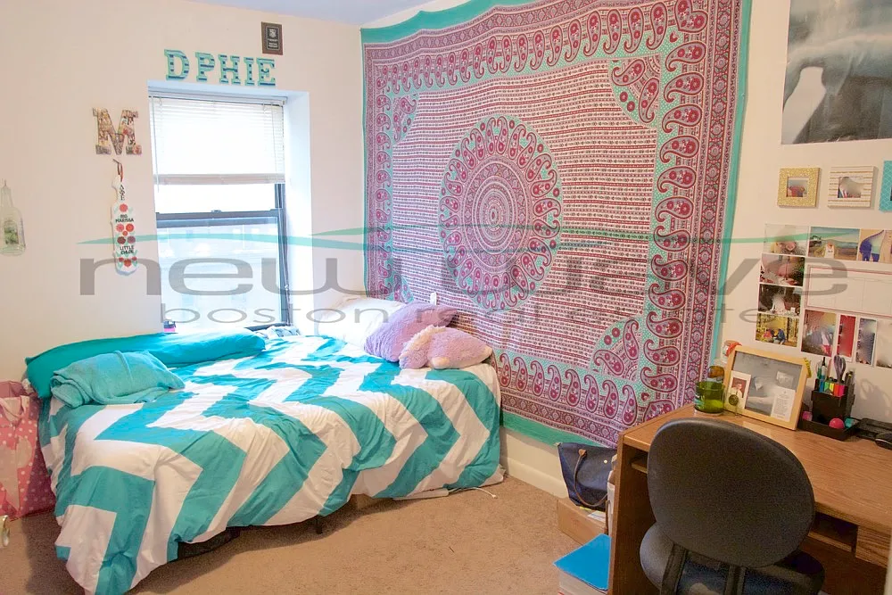 4 bed, 1200 sqft, $5,200 — Photo 3