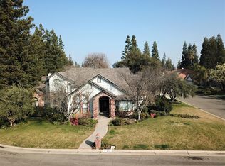 858 E Sparrow Ct, Fresno, CA
