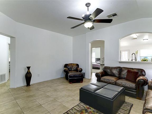 5th image of 2807 Winslow Dr