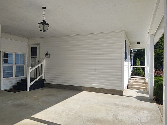 5th image of 315 Circle Dr