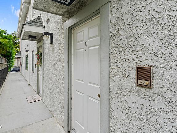 4th image of 544 E Magnolia Blvd APT D