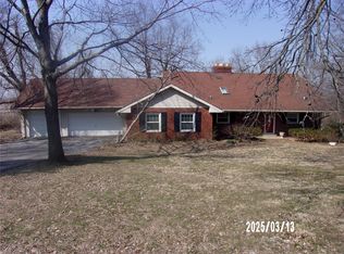 3949 Dunn Rd, Hazelwood, MO 63042