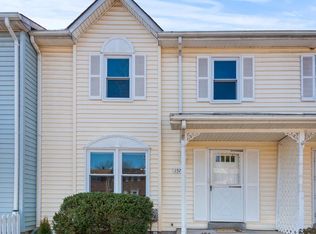 157 Meadows Ln NE, Leesburg, VA 20176