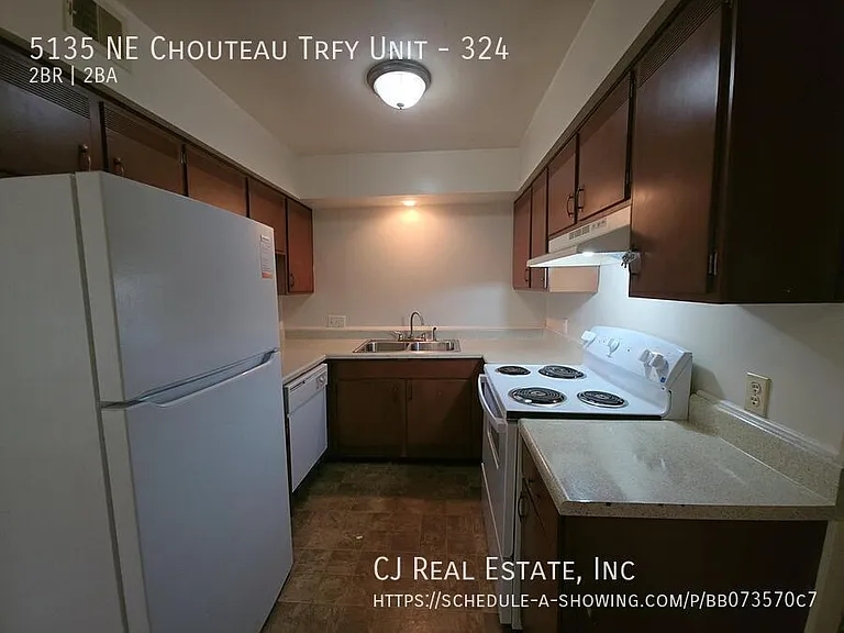 5135 NE Chouteau Trfy #324 — Photo 5