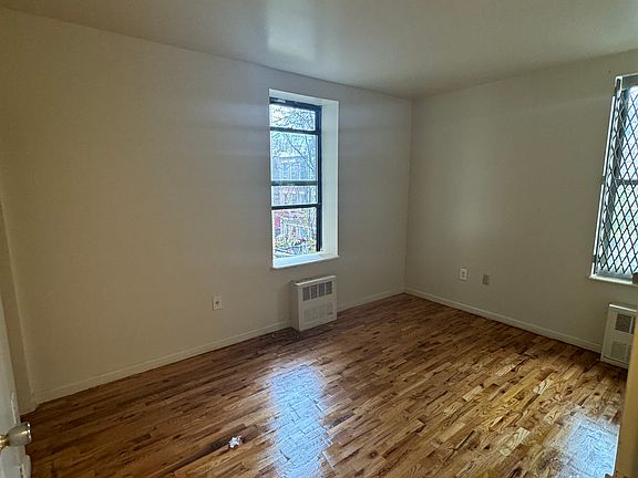 5th image of 963 E 156th St #1F
