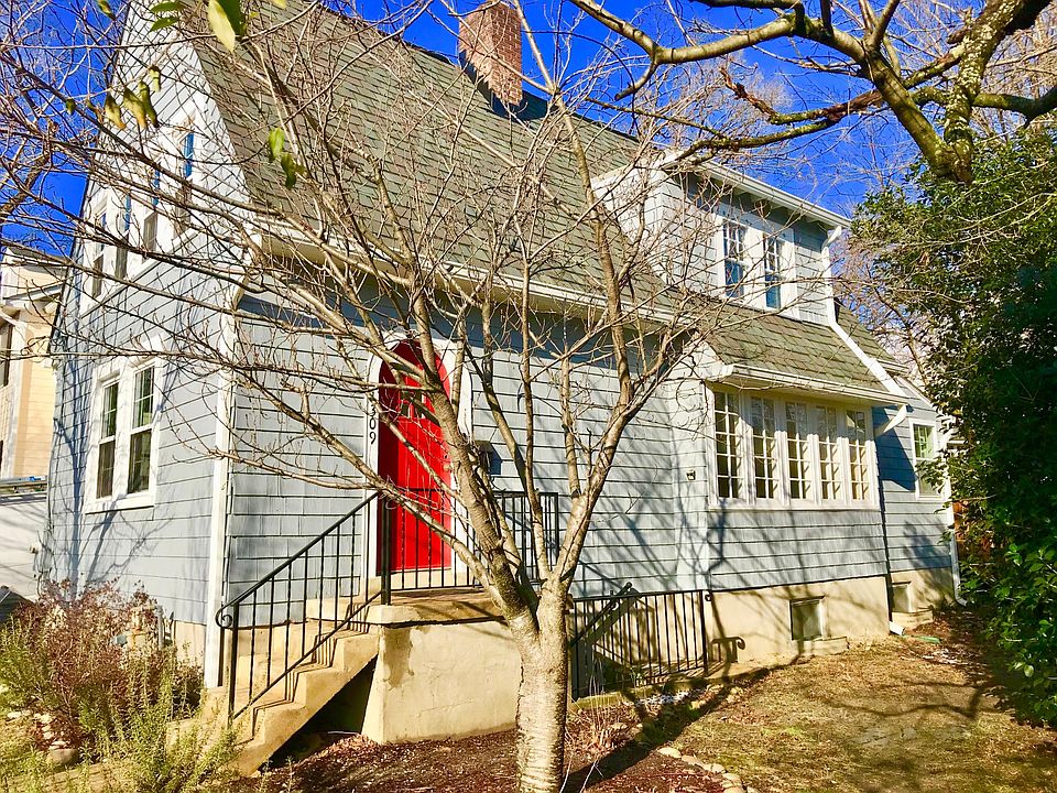 Great location: walk to the metro, borders bike path, driveway parking for 2 cars and in a beautiful neighborhood!