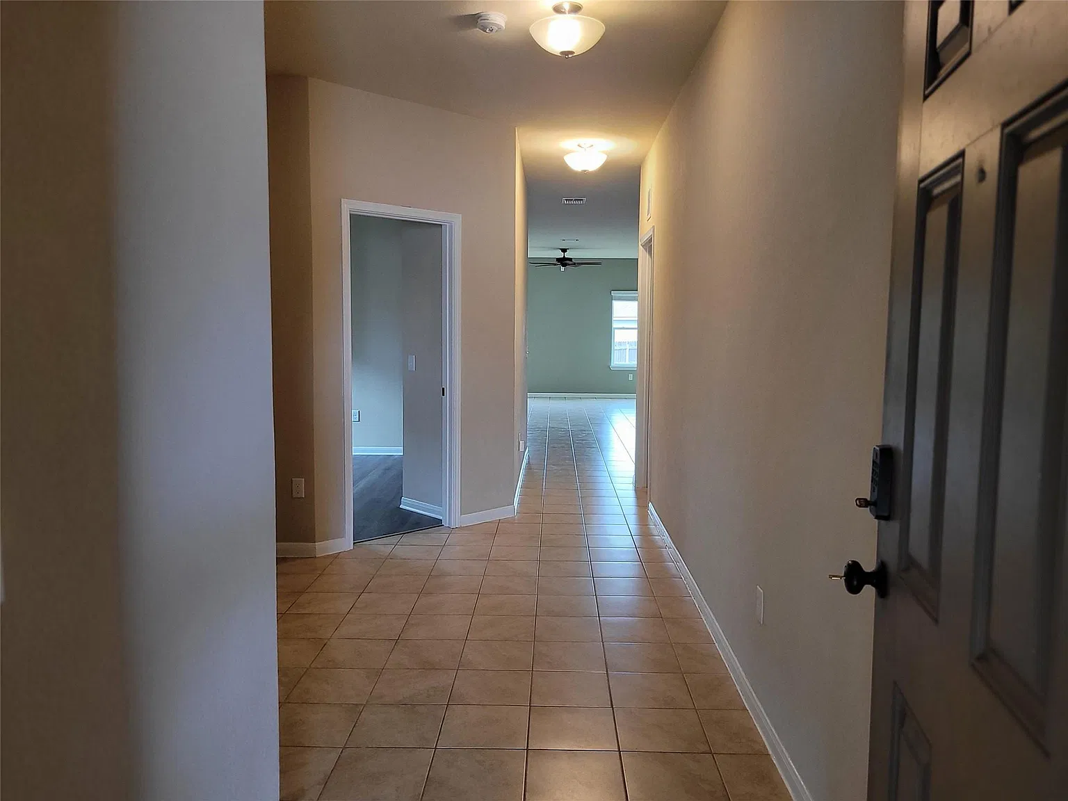 3 bed, 2.0 bath, 1580 sqft, $2,000 — Photo 3