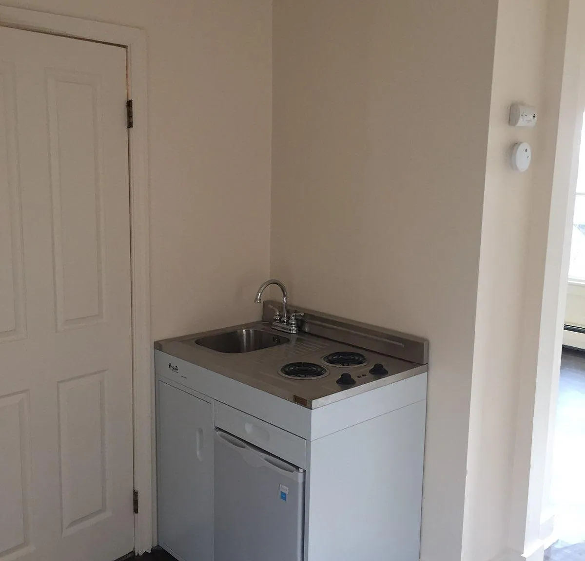 1 bed, 600 sqft, $945 — Photo 2
