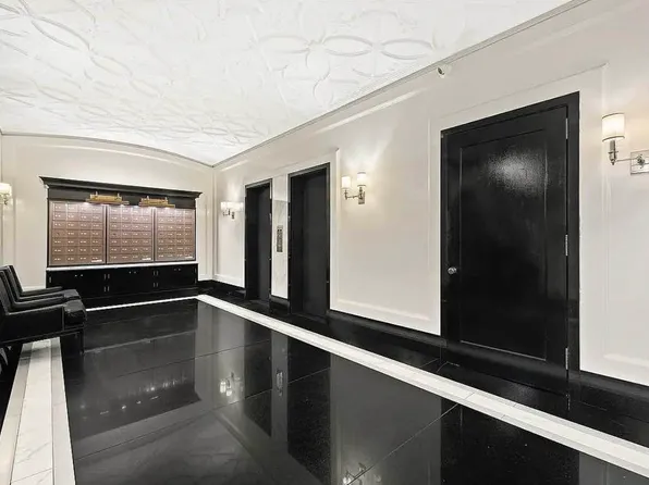 161 West 16th Street image 11 of 11