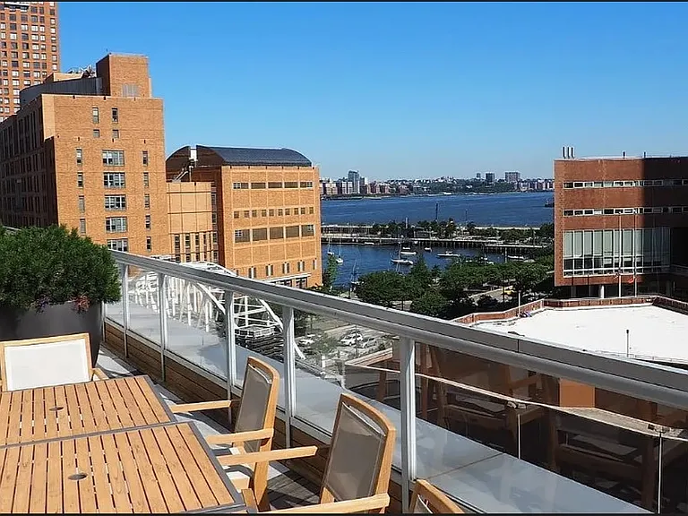 200 Chambers St #5R — Photo 13