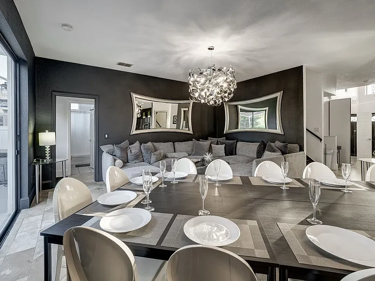 Indulge in exclusive private chef dinners in our Private Dining Room. Enjoy Philip Starck designed chairs for up to 20 persons inside and 24 persons outside, overlooking the private pool and golf course. Unwind with cocktails at the Fire Pit.
