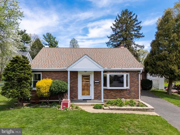 319 Hawthorne Dr, Lancaster, PA 17603