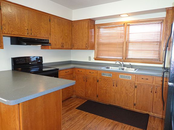 3rd image of 1627 8th Ave S