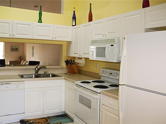 4th image of 6890 Huntington Lakes Cir APT 201
