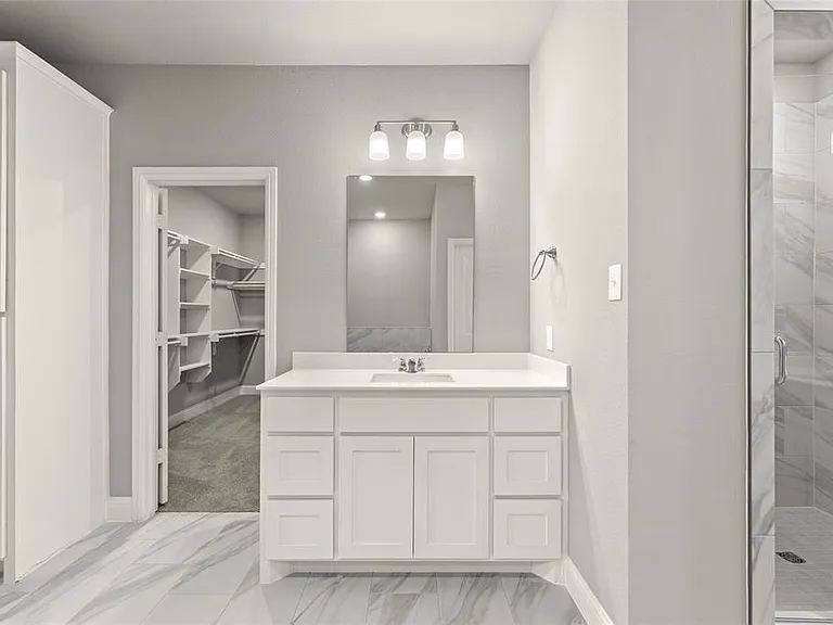 304 Community Dr — Photo 15