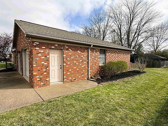 4th image of 2766 Libbert Rd