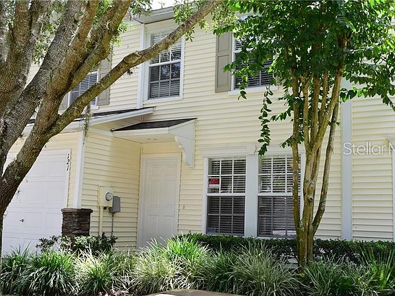 4th image of 121 Woodknoll Pl