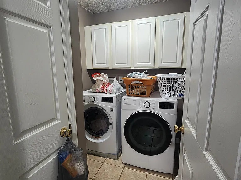 1264 Collegian Ter — Photo 17