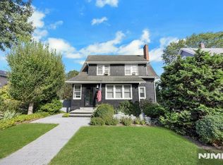 44 Cortland Pl, Tenafly, NJ 07670